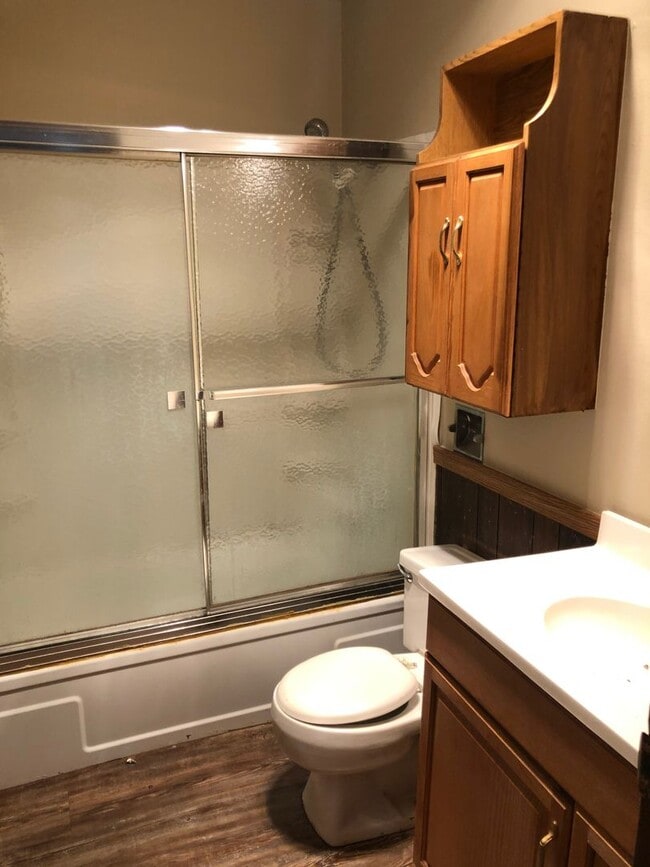 Building Photo - Cute 3-4 bed room, 1 bath home for rent in Moore near Santa Fe and NW 27th