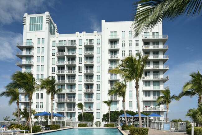 Building Photo - 300 S Australian Ave