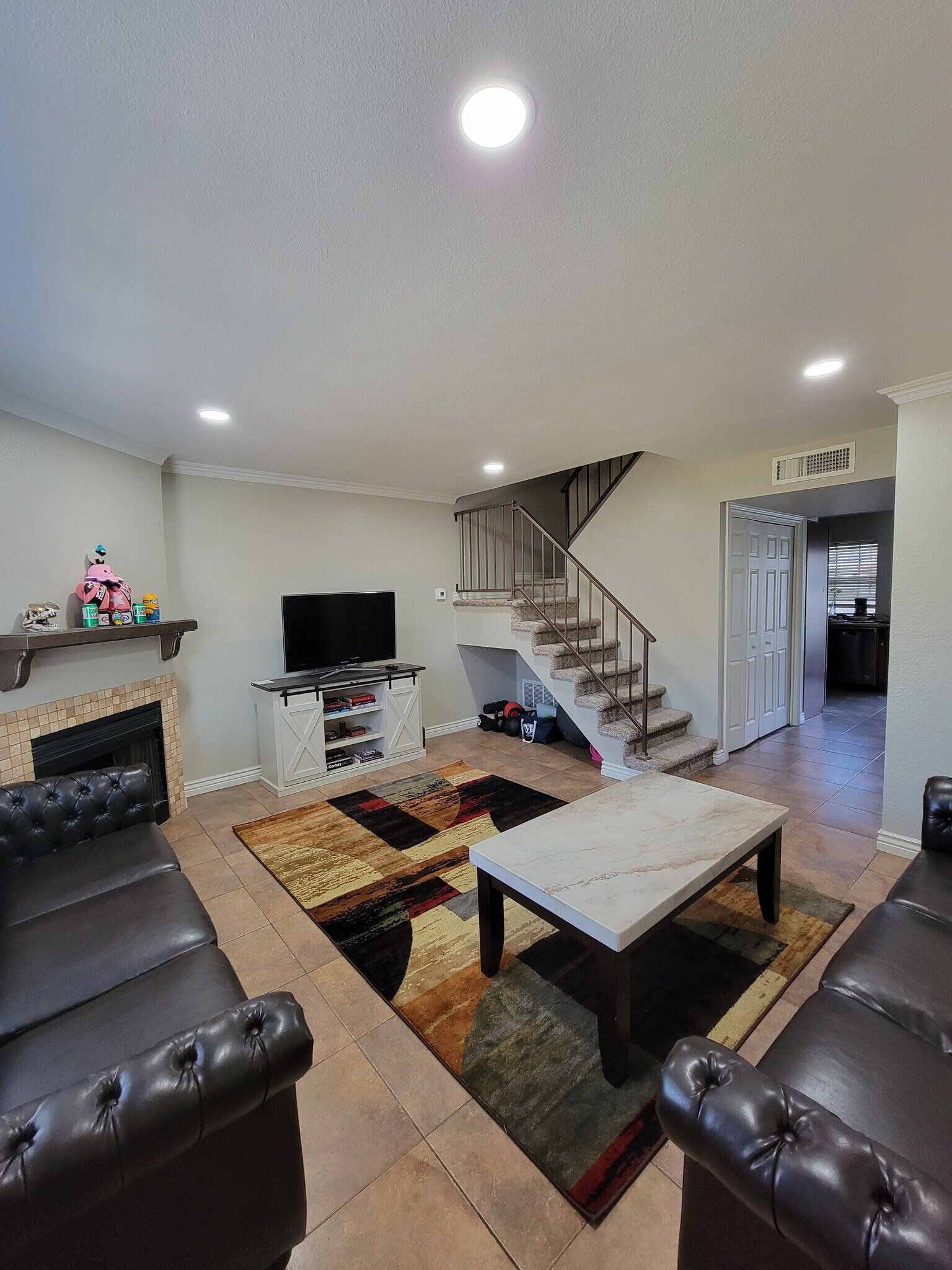 Building Photo - 5704 E Aire Libre Ave