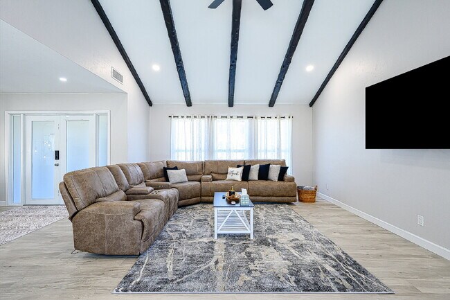 Building Photo - Waterfront Furnished Pool Home with Gulf &...