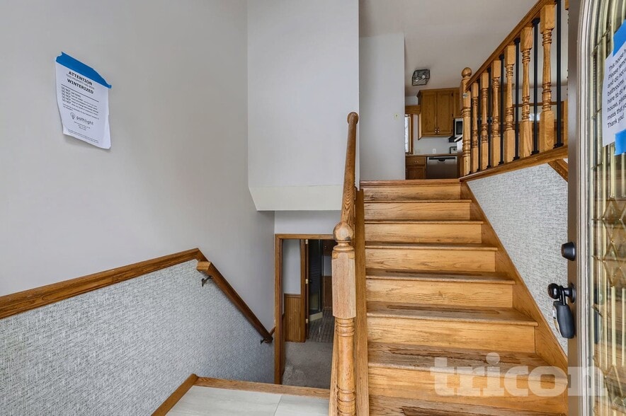 Building Photo - 5627 Lannon Ave NE