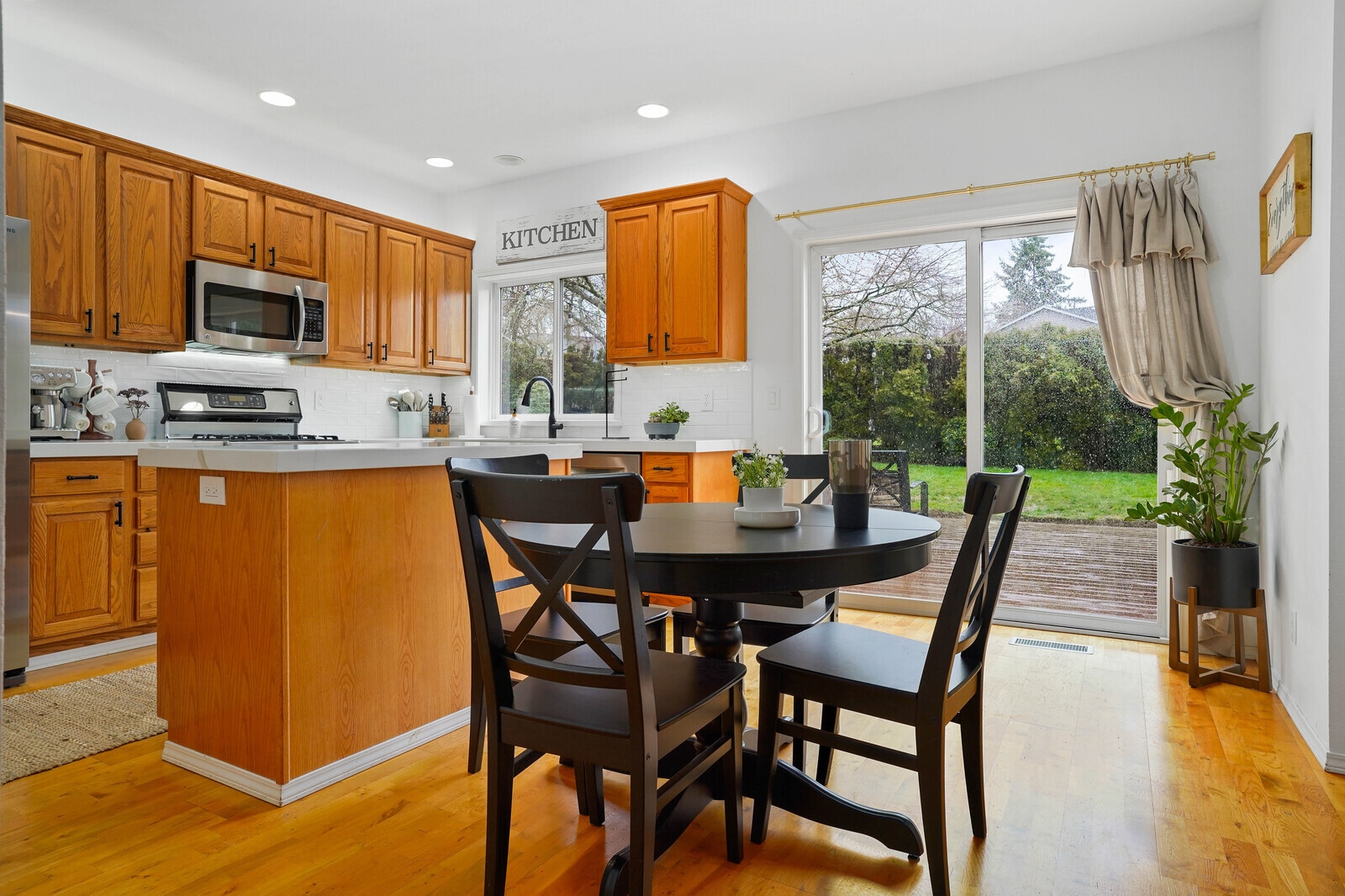 Combination Dining Room - 2845 Eastlake Dr SE