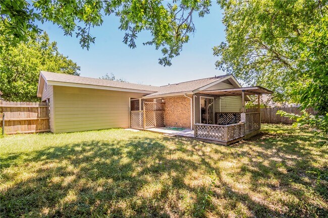 Building Photo - 10622 Golden Quail Dr