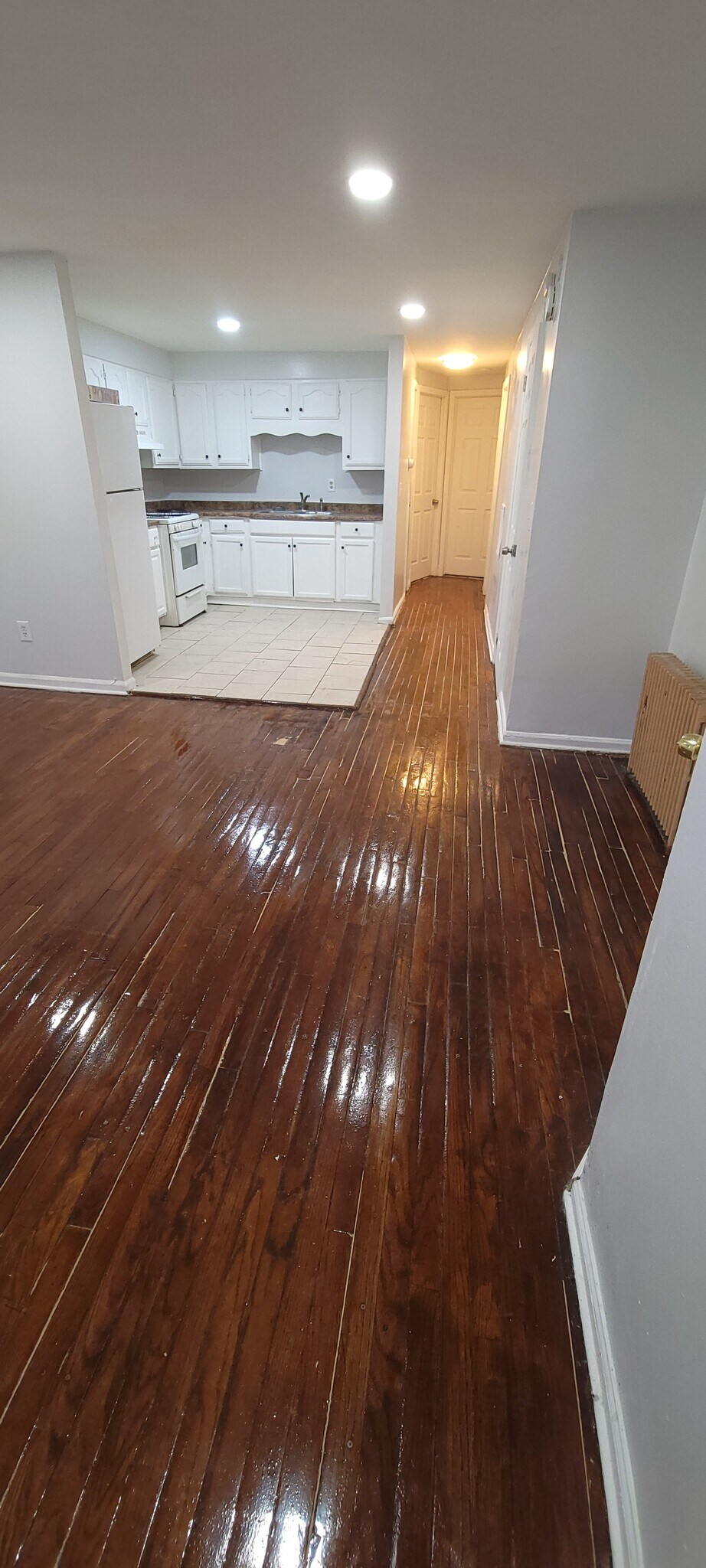 Building Photo - 99 Lark St