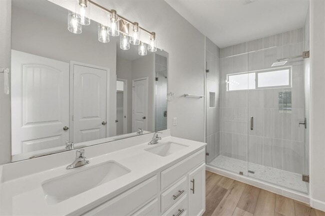 Building Photo - 301 Serpentine Ln