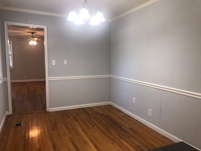 Building Photo - Updated Brick Ranch Conveniently Located