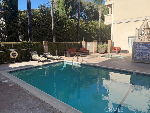 Building Photo - 5340 Las Virgenes Rd