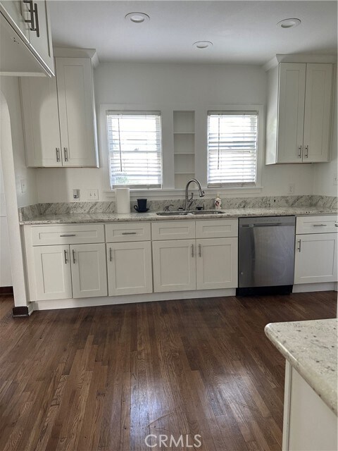 Building Photo - 1054 N Euclid Ave