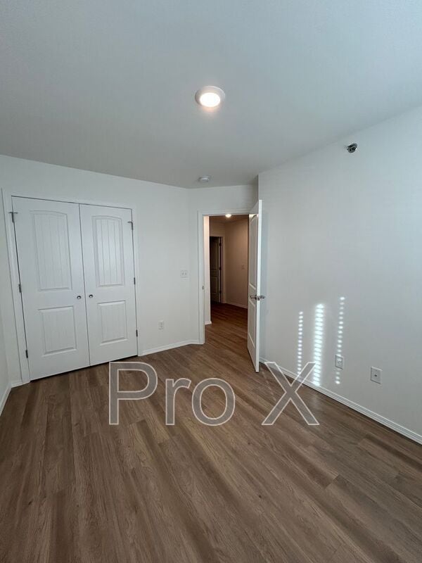 Building Photo - 2802 W Mockingbird Ln