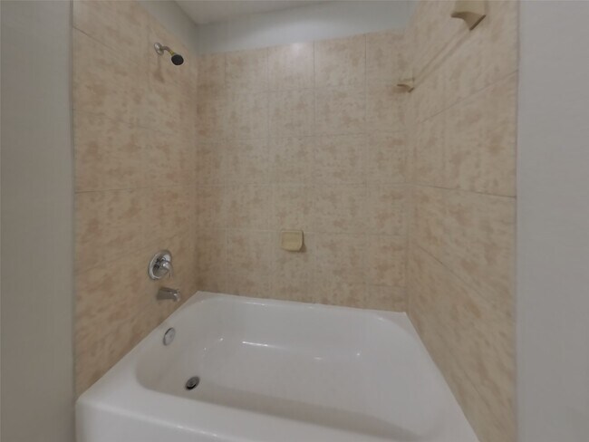 Building Photo - 10914 Tipton Oaks Dr