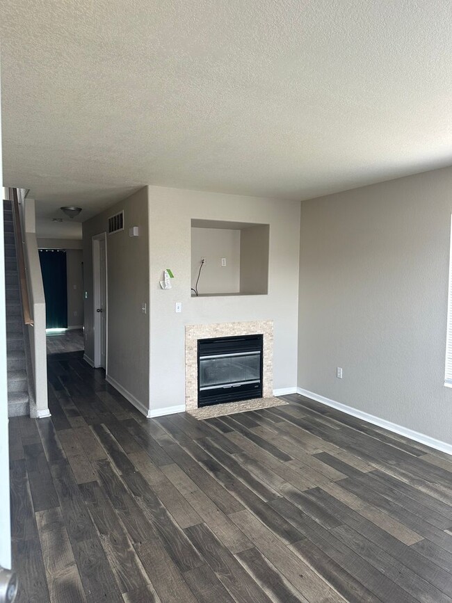 Building Photo - 2 bed 2 bath Condo in Castle Rock, CO!