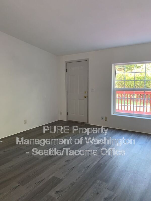 Building Photo - 16008 34th St E