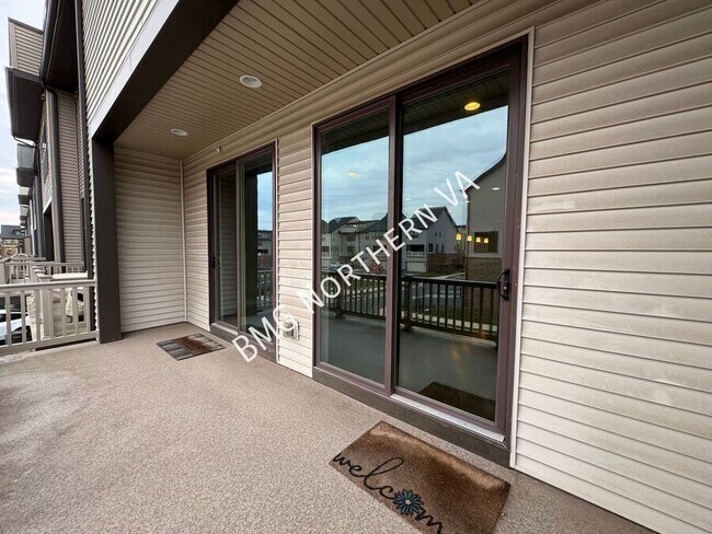 Building Photo - 43339 Stadium Ter