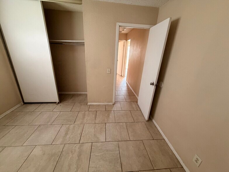 Building Photo - 5910 Lubbers Way