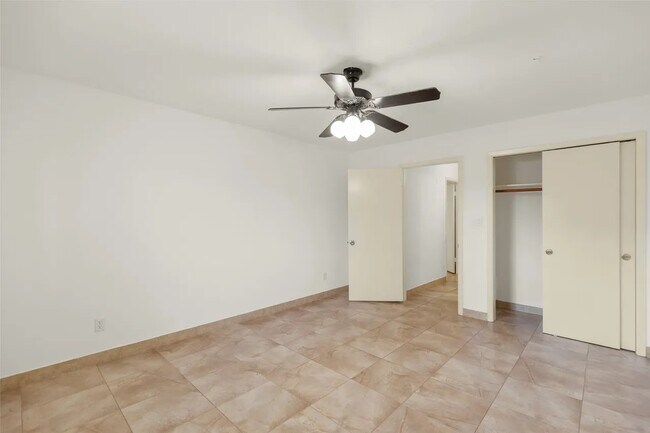 Building Photo - 15602 Oleta Ln
