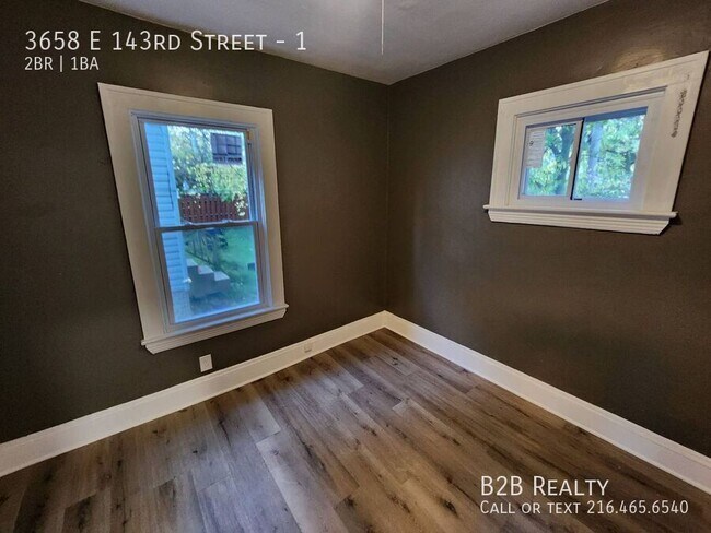 Building Photo - 3658 E 143rd St