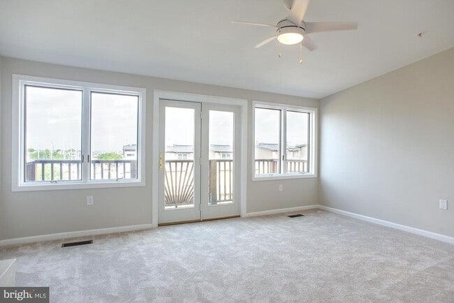 Building Photo - 7025 Chesapeake Harbour Dr E