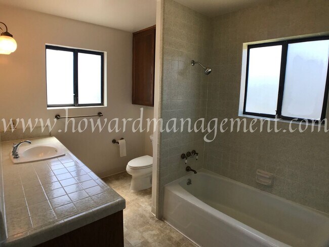 Building Photo - Two story home with newer central A/C in the Mar Vista Hills. Large kitchen, family room, and lar...