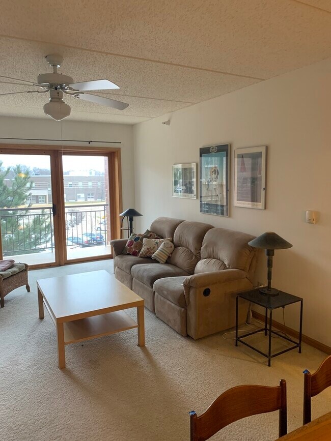 Building Photo - 5105 Madison St