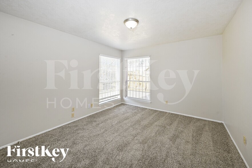 Building Photo - 3315 Vega