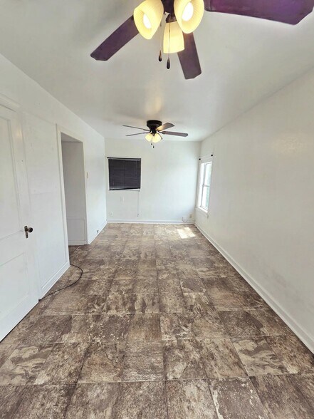 Building Photo - 1008 Runnels St