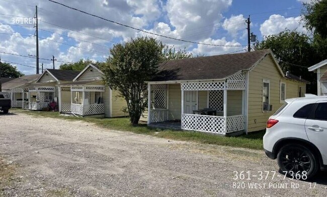 Primary Photo - 820 W Point Rd