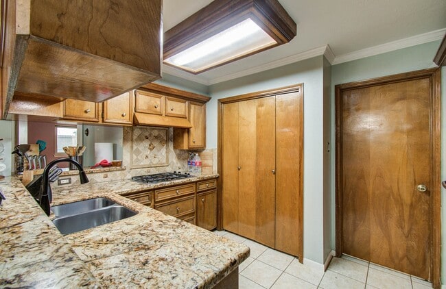 Building Photo - 15035 Felgate Creek Dr