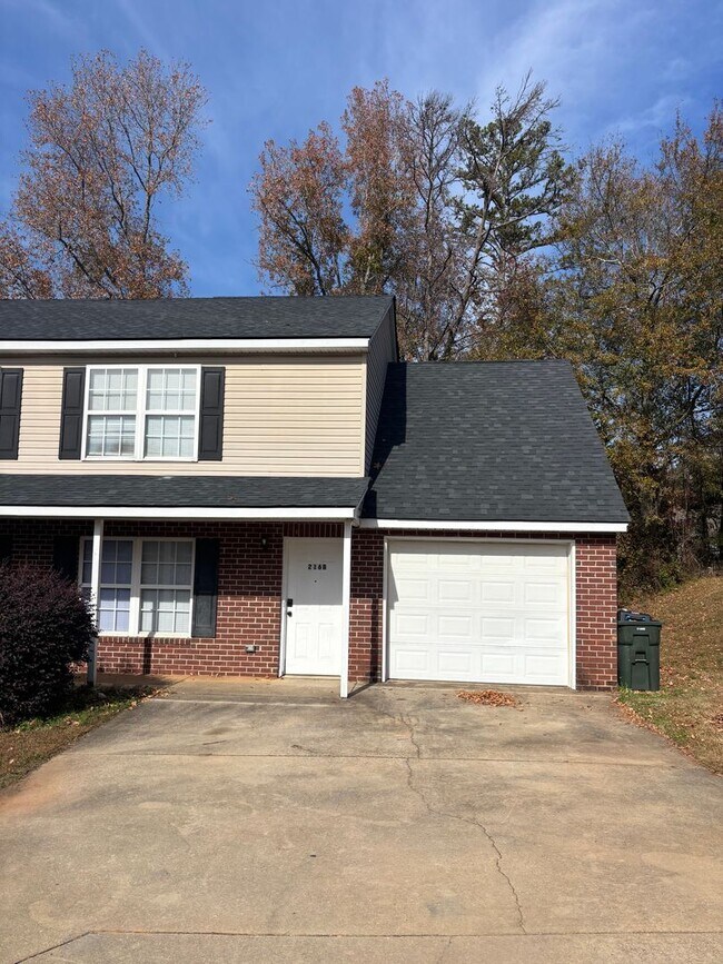 Primary Photo - 216 Springfield Cir