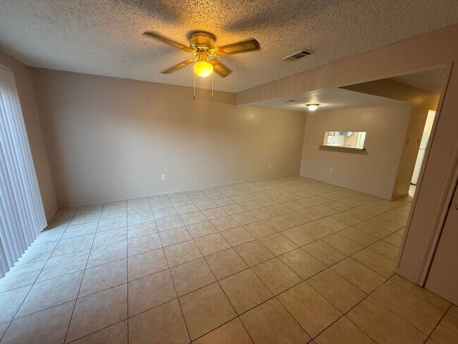 Building Photo - 8911-8915 GSRI Ave
