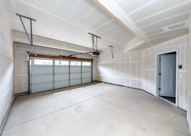 Building Photo - Mt. Shadows End Unit 3 Bed Luxury Townhome