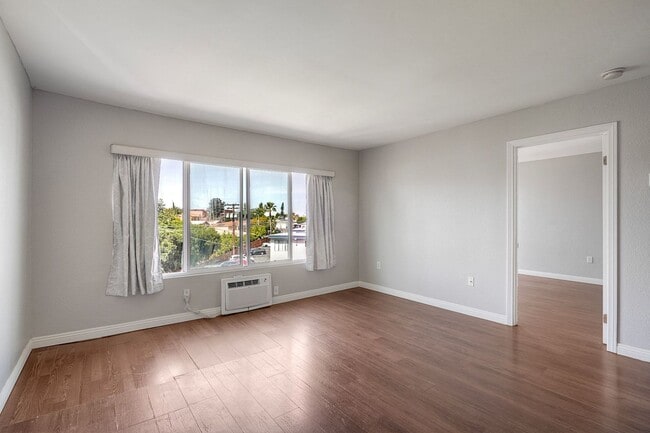 Building Photo - Modern Top Floor Condo in Gated Community Near SDSU