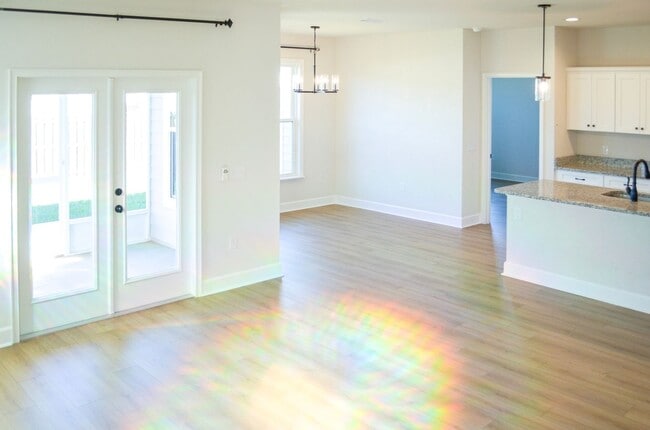 Building Photo - Savannah Station 3 Bedroom 2 Bath