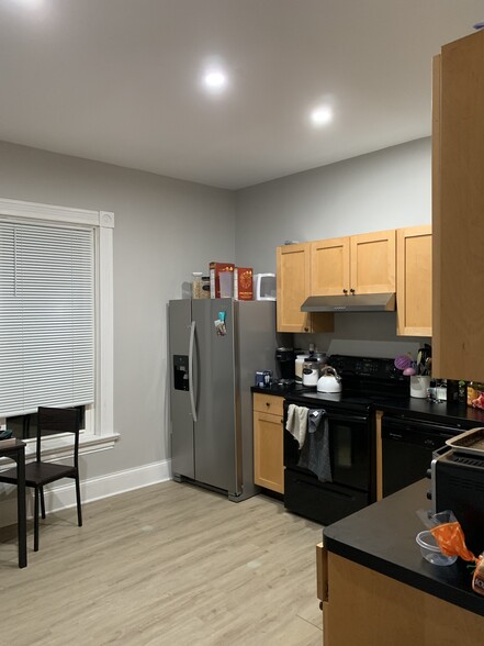 Kitchen - 3607 Newton Ave