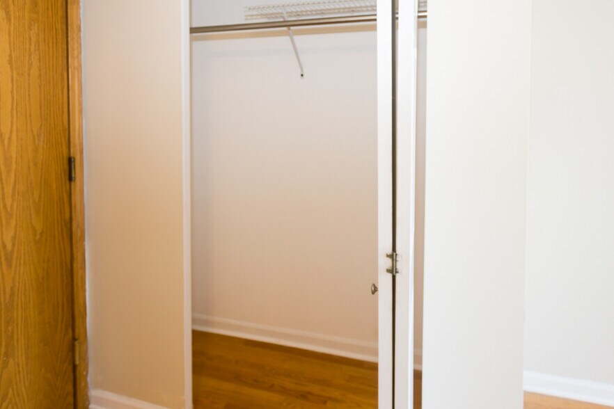 Building Photo - 4180 N Marine Dr