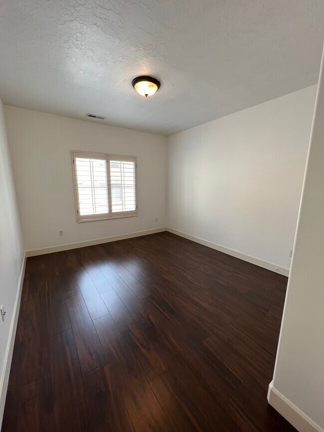 Building Photo - 949 N 920 W