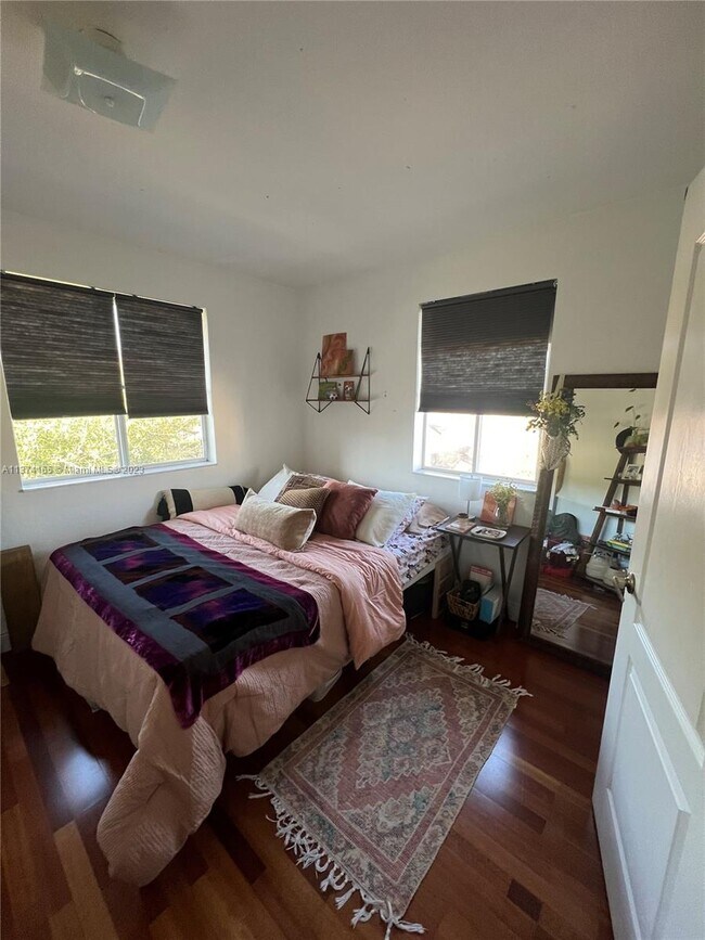 Building Photo - 8956 W Flagler St