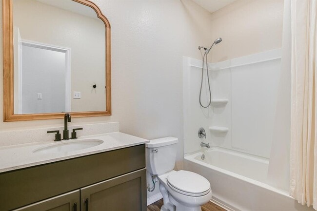 Building Photo - 108 Akela Wy