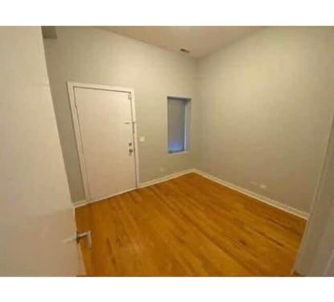 Building Photo - 1714 W Warren Blvd