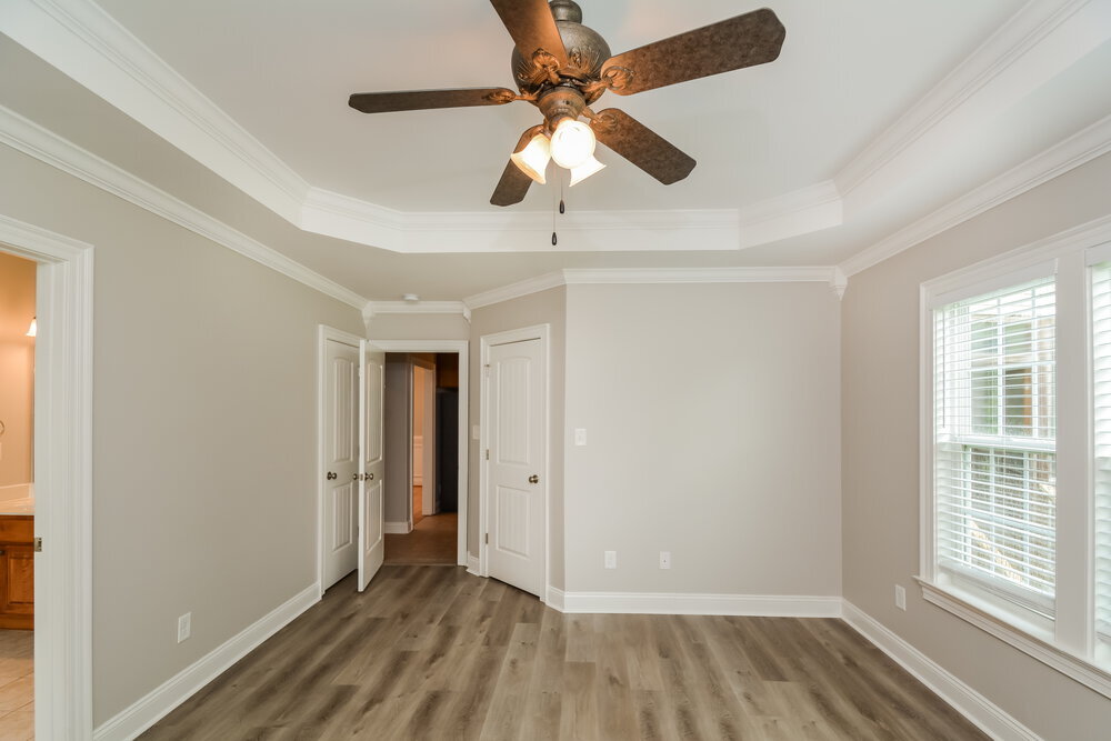 Building Photo - 684 Winding Oak Way