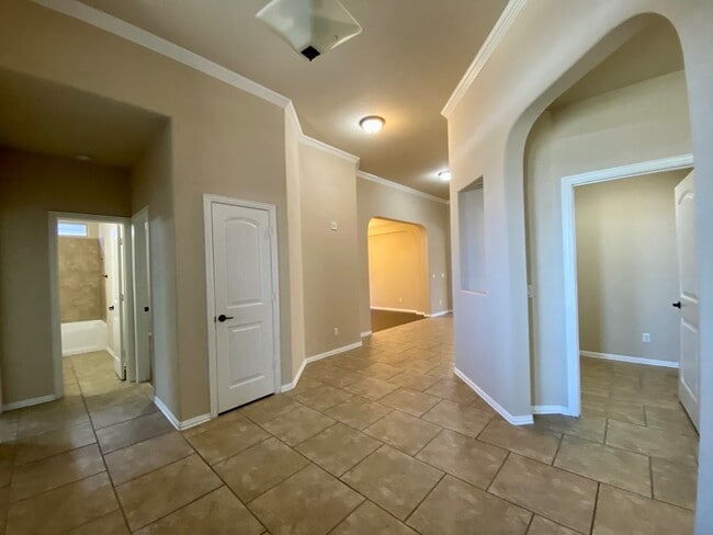 Building Photo - 7021 Spade Ranch Rd