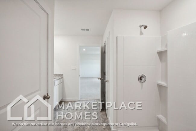 Building Photo - 4033 NE Billie Ln