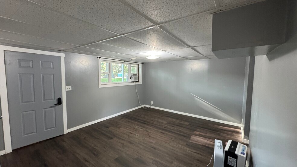 Building Photo - 511 N Platte Ave