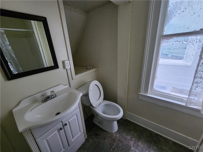 Building Photo - 137 W Schuyler St