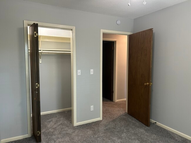 Building Photo - Spring Creek Loop