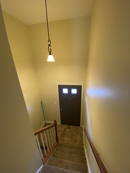 Building Photo - 103 E Strawberry Aly