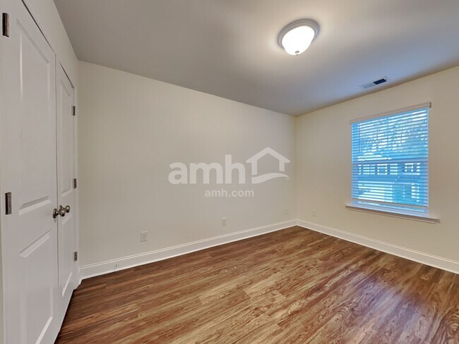 Building Photo - 1830 Produce Ln