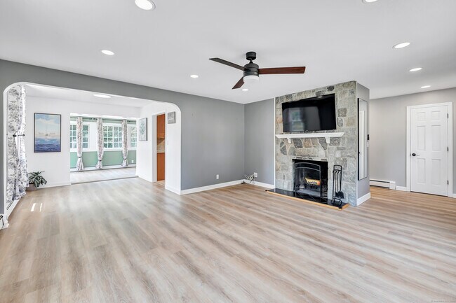 Building Photo - 61 Wakeley St