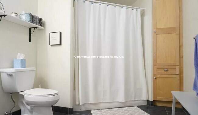 Building Photo - 7 Sutherland Rd