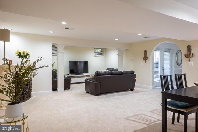 Building Photo - 4705 Rippling Pond Dr