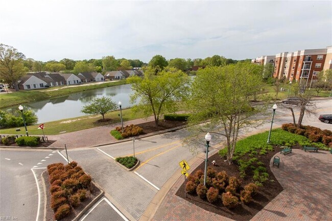 Building Photo - 670 Town Center Dr